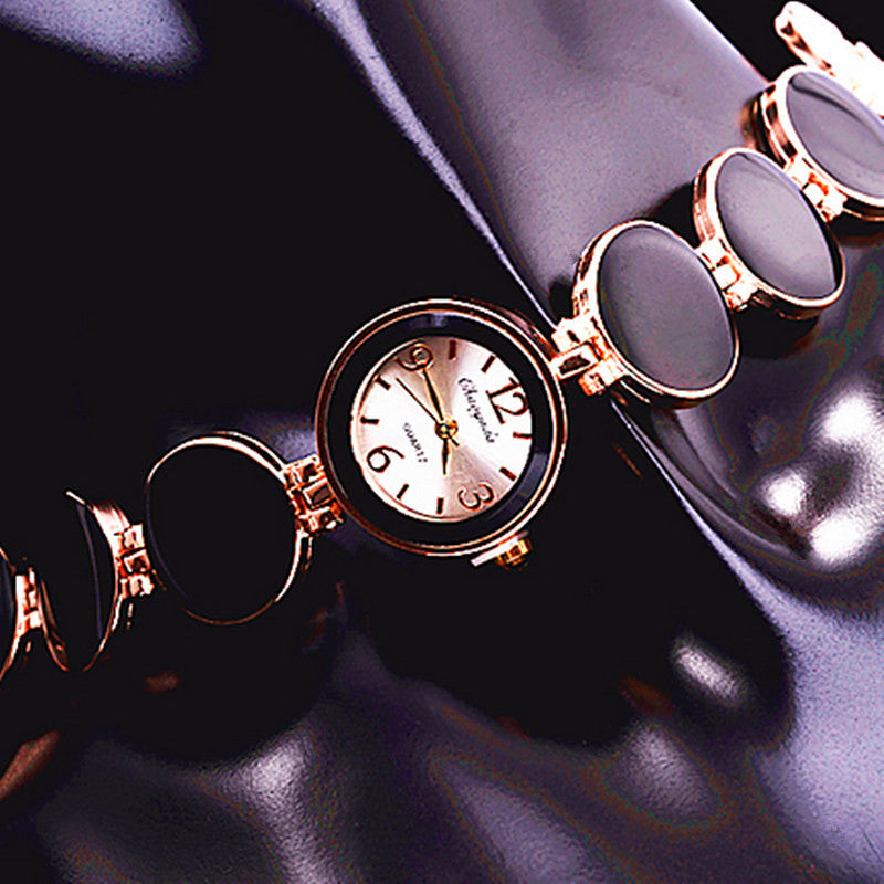 Mujor Quartz Wristwatch